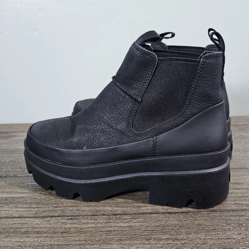 UGG Women's Brisbane Chelsea‎ Platform Black Leather Boots Size 9
